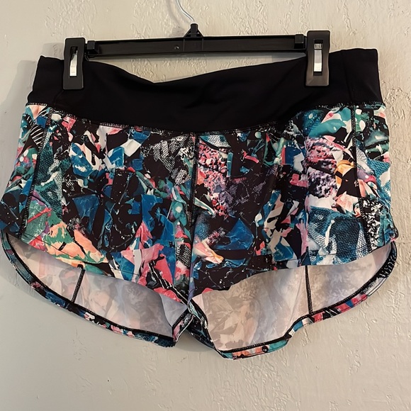 Lululemon Speed Up Shorts 2.5 - Picture 2 of 7